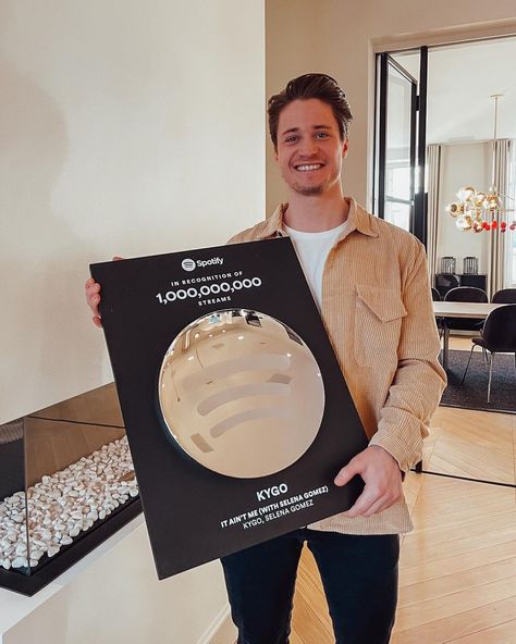 Kygo on Instagram: “1 billion 😍 thank you @spotify, gonna have to find a special place for this one” Platinum Plaque, It Ain't Me, Selena Gomez, Platinum, Log In, Log, On Instagram, Instagram