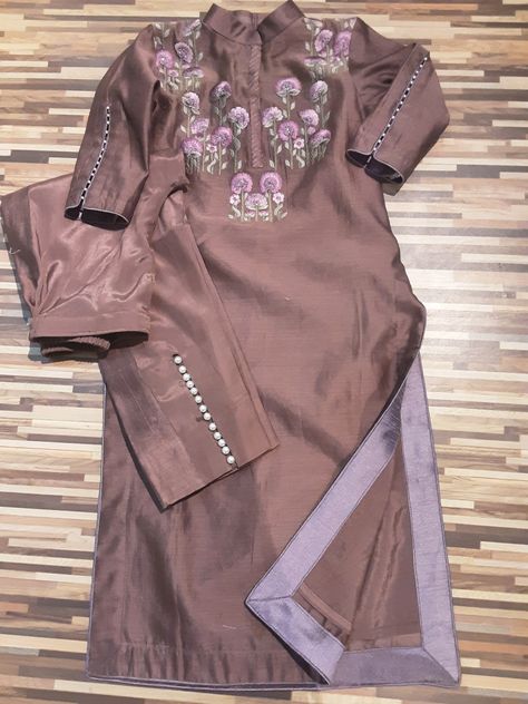 Latest Kurti Designs Pattern With Pants, Pakistani Sleeves, Punjabi Dresses, Women Trousers Design, New Kurti, Latest Dress Design, Neck Designs For Suits, Desi Fashion Casual, Pakistani Fashion Party Wear