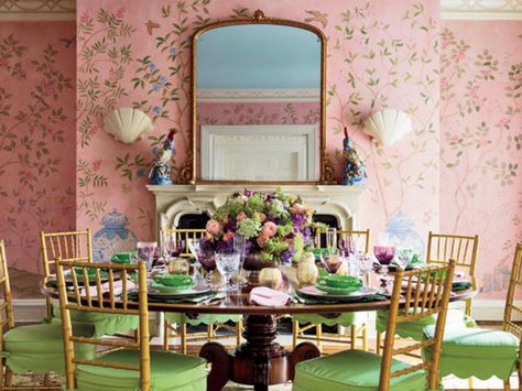 American House Interior Living Rooms, Blue Ceiling Bedroom, American House Interior, Chinoiserie Dining Room, Blue Ceiling, Pink Chinoiserie, Mario Buatta, Glam Pad, Blue Ceilings