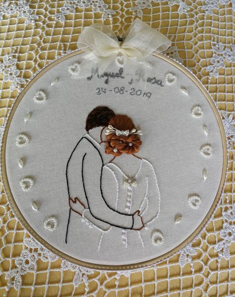 Marriage Symbol, Bride Embroidery, Embroidery Drawing, Embroidered Wall Art, Embroidery Hoop Art Diy, Embroidery Hoop Wall Art, Diy Embroidery Designs, Hand Embroidery Patterns Flowers, Christmas Embroidery Designs