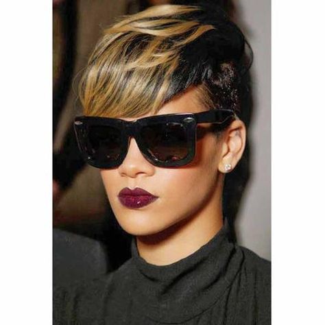 Rihanna Short Hair, Short Hair Styles African American, Black Women Short Hairstyles, Makeup Tip, Afrikaanse Mode, Dark Lipstick, Sassy Hair, Hair Model, Cute Hairstyles For Short Hair