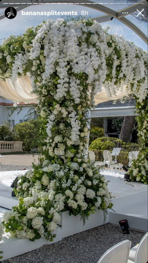 Sofia Richie Wedding, Chuppah Decor, Photo Backdrop Wedding, San Antonio Weddings, Wedding Money, Romantic Wedding Photos, Wedding Event Design, Wedding Venue Decorations, Sofia Richie