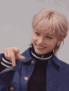 Felix Gif, Laura Torres, 17 Kpop, Felix The Cats, Famous Models, Felix Stray Kids, Kpop Guys, Kids Pictures, Cute Gif