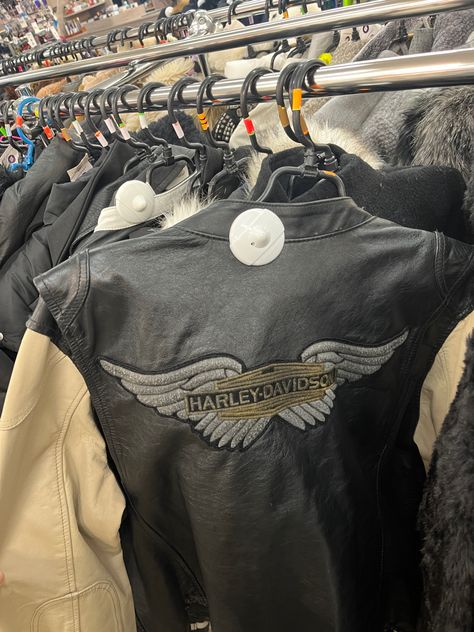 Harley Davidson leather jacket Vintage Harley Davidson Jacket, Lana Clothes, Leather Jacket Aesthetic, Harley Davidson Leather Jackets, Harley Davidson Jacket, Vintage Leather Jacket, Vintage Harley Davidson, Winter 2023, Long Live