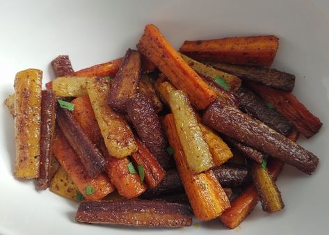 Curry Spiced Roasted Carrots - Flavorful Eats Slow Cooker Soup Vegetarian, Vegetable Slow Cooker, Carrot Curry, Flavorful Vegetables, Curry Spices, Bread Snacks, Cooked Carrots, Slow Cooker Soup, Roasted Carrots