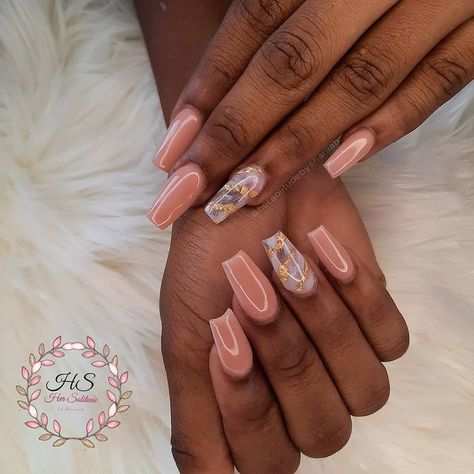 Acrylic Nails With Marble Design, Nails With Marble Design, Nails With Gold Leaf, Acrylic Nails With Gold, Mexico Nails, Nude Acrylic Nails, Pretty Lips, Classy Acrylic, Almond Acrylic