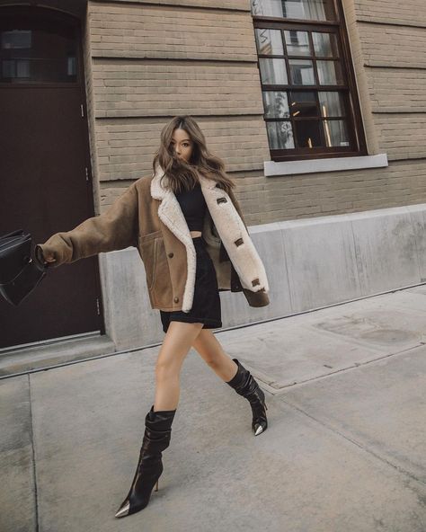 Jenny Suet In Tsang’s Instagram post: “speaking of saturday, cheers to the weekend💋” Slouch Boots Outfit, Slouchy Boots Outfit, Calf Boots Outfit, Short Boots Outfit, Fur Boots Outfit, All Leather Outfit, Slouchy Ankle Boots, Above Knee Boots, Autumn Street