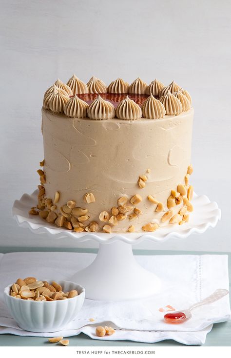 Peanut Butter Jelly Cake, Peanut Butter And Jelly Cake, Peanut Butter Jelly Recipes, Super Torte, Sugar Mountain, Honey Roasted Peanuts, Baking Inspiration, Bake Recipes, Peanut Butter Cake