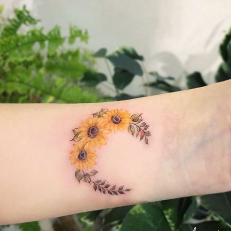 Sunflower Moon Tattoo | Tattoo Ideas and Inspiration (With ... #tattooideas #sunflowertattoos Sunflower Moon Tattoo Design, Moon With Sunflowers Tattoo, Sunflower Moon Tattoo, Sunflower And Moon Tattoo, Audi Tattoo, Sunflower Moon, Sunflower Tattoo Meaning, Tattoo Silhouette, 2023 Tattoo