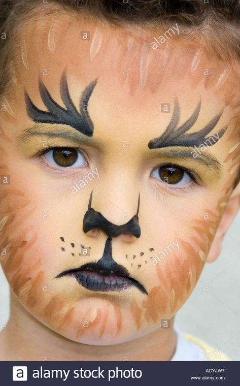 Kids Lion Face Paint, Easy Lion Face Paint, Lion Face Paint Easy, Sonic Face Paint, Midsummer Makeup, Animal Crossing Face Paint, Ladybug Face Paint, Face Painting Aesthetic, Dog Face Paint