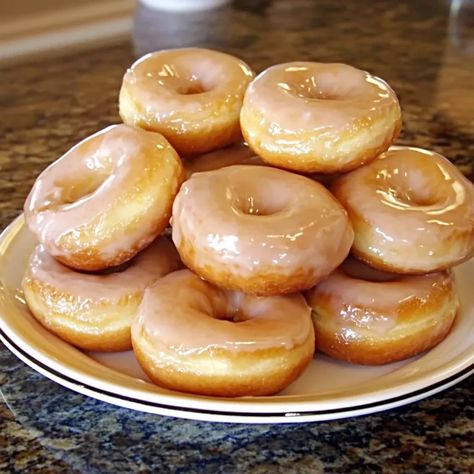 Krispy Kreme Donuts Recipe, Crispy Cream, My Heavenly Recipes, Doughnut Recipe Easy, Easy Donut Recipe, Heavenly Recipes, Krispy Kreme Donuts, Homemade Donuts Recipe, Easy Donuts