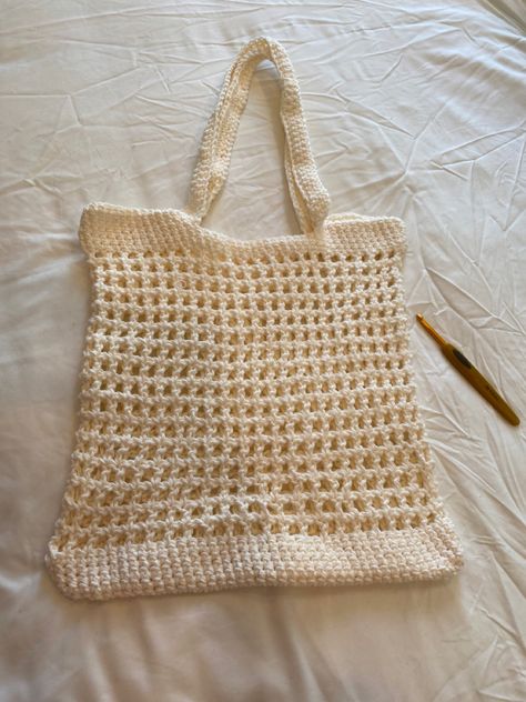 Crochet Mesh Tote Bag, Mesh Bag Crochet, Crochet Mesh Bag, String Bracelet Patterns, Mesh Tote Bag, Crochet Circles, Yarn Bag, Crochet Inspo, Crochet Tote Bag