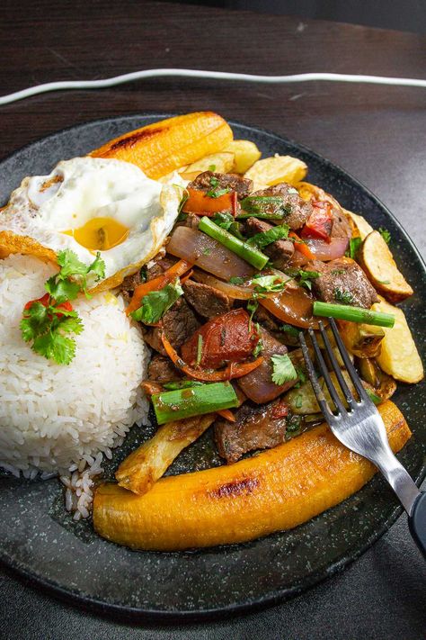 Bolivian Food, Yellow Picnic, Venezuelan Food, Lomo Saltado, Peruvian Recipes, Deli Food, A Food, Meal Prep, Yummy Food