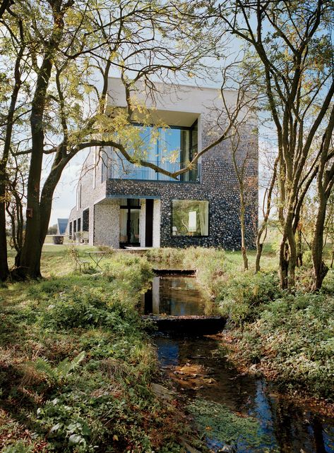 Inside Lord Jacob Rothschild’s Monolithic English Country Estate Flint House, English Country Estate, Modern English Country, English Estate, Pretty Houses, Jeanne Damas, Modern English, Gate House, Winter Chic