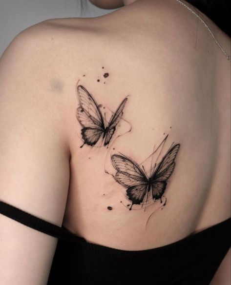 Font Tato, Butterflies Tattoo, Unique Butterfly Tattoos, Tato Minimal, Small Pretty Tattoos, Japanese Tattoos, Stylist Tattoos, Discreet Tattoos, Traditional Tattoos