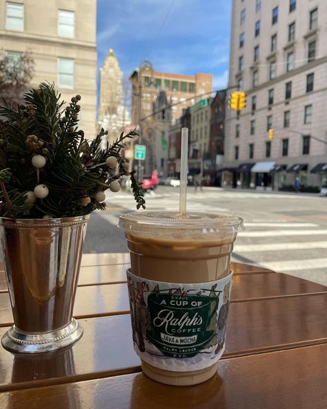 Travel Coffee Cup Aesthetic, Nyc Work Aesthetic, Nyc Coffee Aesthetic, Food In Nyc Aesthetic, New York Cafes, Ralph’s Coffee Nyc, Nyc Coffee Shop Aesthetic, Nyc Cafe Aesthetic, Ralphs Coffee Nyc