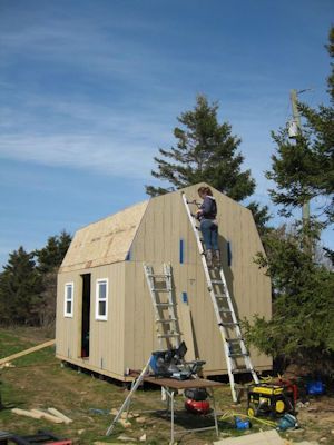 House Music Studio, Woodworking Shed Ideas, Studio Guest House, Small Barn Plans, Shed With Loft, Shed Blueprints, Small Barns, Door Projects, Shed House Plans