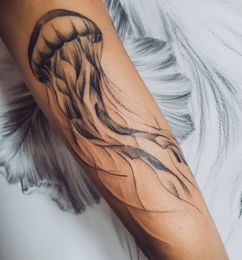 Tattoos Jellyfish, Medusa Animal, Hai Tattoo, Ocean Sleeve Tattoos, 16 Tattoo, Octopus Tattoo Design, Tattoo On Forearm, Funky Tattoos, Water Tattoo