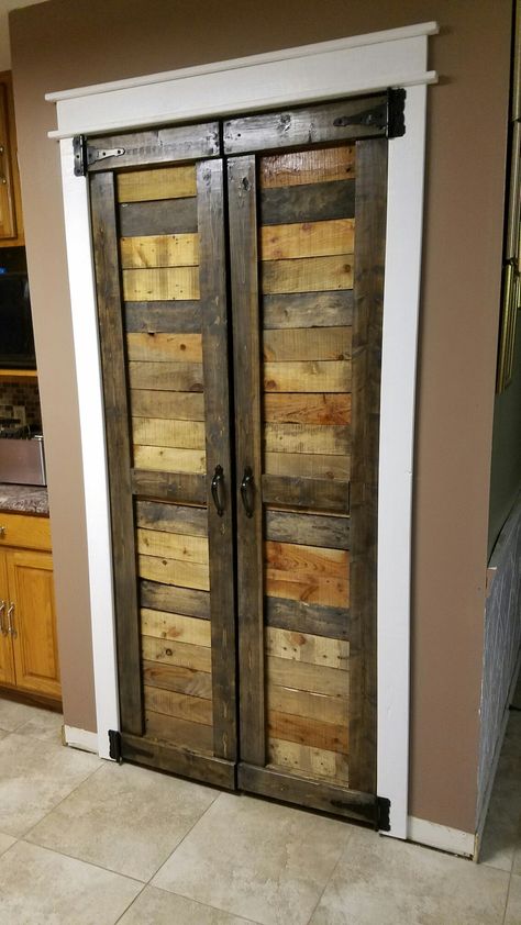 Rustic Bifold Closet Doors, Pallet Cupboard Doors, Rustic Cupboard Doors, Saloon Doors For Pantry, Pantry Barn Doors, Swinging Doors Kitchen, Pallet Pantry, Homemade Door, Rustic Pantry Door