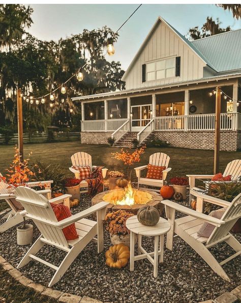 Outdoor Fire Pit Area, Fire Pit Landscaping, Fire Pit Area, Backyard Inspiration, Backyard Spaces, Backyard Inspo, Backyard Fire, Outdoor Decor Backyard, Fire Pit Backyard