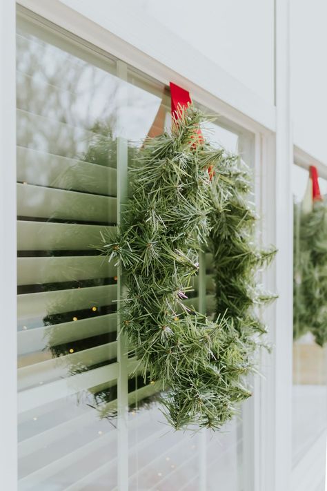 Diy Window Wreath Christmas, How To Hang Wreaths On Windows, Wreaths On Windows, Applesauce Ornaments, Cinnamon Applesauce Ornaments, Windows Christmas, Spiral Macrame, Christmas Wreaths For Windows, Macrame Christmas Ornaments