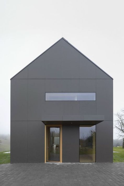 "Neal Cassady drops dead / And Allen Ginsberg’s hosed down in a barn" - MORRISSEY - (The Black Barn in Slovenia by Arhitektura d.o.o.) Dark Pavers, Minimalist Facade, Black Facade, Siding House, Houses Architecture, Black Houses, Barn Pictures, Black Barn, Dark House