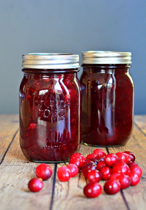 Homemade cranberry relish for Thanksgiving! So easy and so much better than store-bought. Make now and freeze or can for November. Pickled Cranberries, Cranberry Orange Relish, Food In Jars, Cranberry Thanksgiving, Cranberry Relish, Cranberry Recipes, Cranberry Orange, Meals In A Jar, Homemade Jam