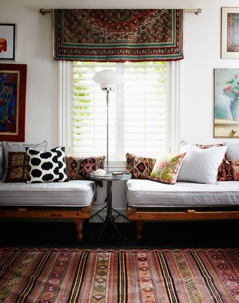 Love the way the floor rug, kilim cushions and window hanging come together. Also good mix of print textiles on cushions. Home Goods Decor, A Living Room, On The Floor, Home Fashion, The Floor, Wabi Sabi, 인테리어 디자인, Home Interior, Interior Inspiration