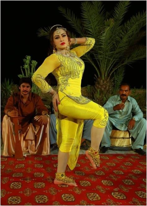 pakistani mujra Pakistani Mujra, Logo Gallery, Desi, Pakistan, Actresses, Models, Quick Saves