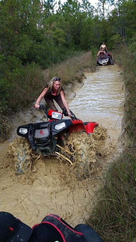 A WOMAN RIDING A HONDA!!! SO VERY COOL! Thank you for posting this!!! I love my honda!! Country Best Friends, Country Girl Life, Four Wheeling, Four Wheeler, Hors Route, Country Couples, Atv Riding, 4 Wheelers, Country Girl Quotes