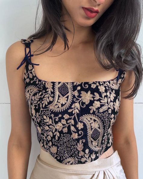 Mogra Designs | Our recent bestselling Velvet Kashida Corset is now available in dark blue colour . . . #mogradesigns #corset #kashida #corsets… | Instagram Cool Blouse Designs, Corset Style Blouse, Indian Corset Blouse, Corset Indian Outfit, Corset Blouse Designs, Corset Blouse Saree, Corset Blouse Lehenga, Cute Blouse Designs, Indian Corset