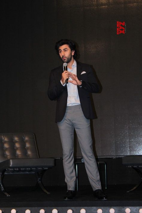 Mumbai: Ranbir Kapoor during YRF programme - Social News XYZ Ranbir Kapoor Suit Style, Ranbir Kapoor Suit, Ranbir Kapoor Outfits, Ranbir Kapoor Photoshoot, Blue Blazer Outfit Men, Ranbir Kapoor Hairstyle, Aftab Shivdasani, Indian Wedding Suits Men, Blue Blazer Outfit