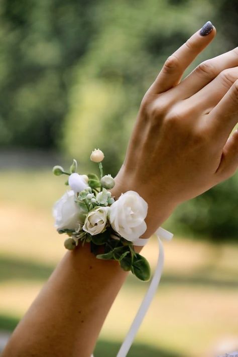 Simple Corsages, White Wrist Corsage, White Bridal Flowers, Prom Flowers Corsage, Wrist Corsage Bracelet, White Corsage, Corsage Bracelet, Wrist Corsage Wedding, Prom Corsage And Boutonniere