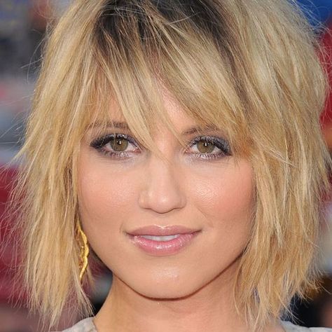 The Best Hairstyles for a Small Face and Forehead | Beautyeditor Haircuts For Small Faces, Small Forehead Hairstyles, Small Face Hairstyles, Small Forehead, Small Face, Hair Catalog, Shag Hairstyles, Dianna Agron, Athletic Hairstyles