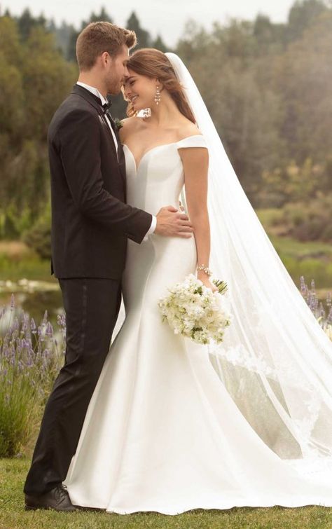 Gown Photo Poses, Off Shoulder Wedding Gown, Flowers Heart, Classic Bride, Essense Of Australia, Bridal Poses, Classic Brides, Bridal Shoot, Wedding Guide