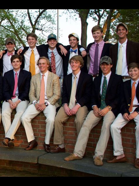 Preppy Party Outfit, Frat Style, Finance Bro, Country Club Aesthetic, Frat Boys, Men's Equestrian, Frat House, Frat Party, Kappa Sigma