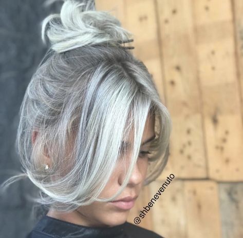 Gray Hair Wigs, Grey Hair Wig, Silver Blonde Hair, Cute Hair Colors, Covering Gray Hair, Silver Blonde, Ash Blonde Hair, Platinum Blonde Hair, Hair Inspo Color