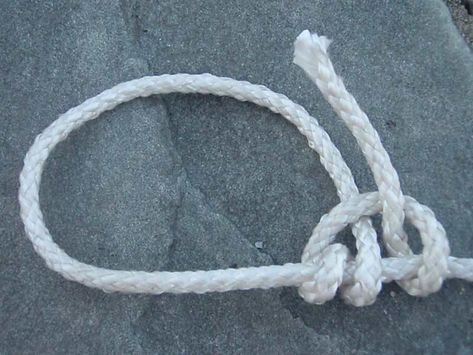 Prusik Knot, How To Tie A Knot, Best Knots, Survival Knots, Knots Guide, Overhand Knot, Paracord Knots, Long Rope, Knots Diy