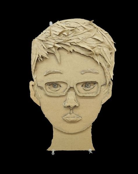 cardboard portraits Cardboard Relief Portraits, Cardboard Portraits, Cardboard Art Projects, Cardboard Face, High School Art Lessons, High School Art Projects, Sculpture Lessons, Art Carton, Cardboard Sculpture