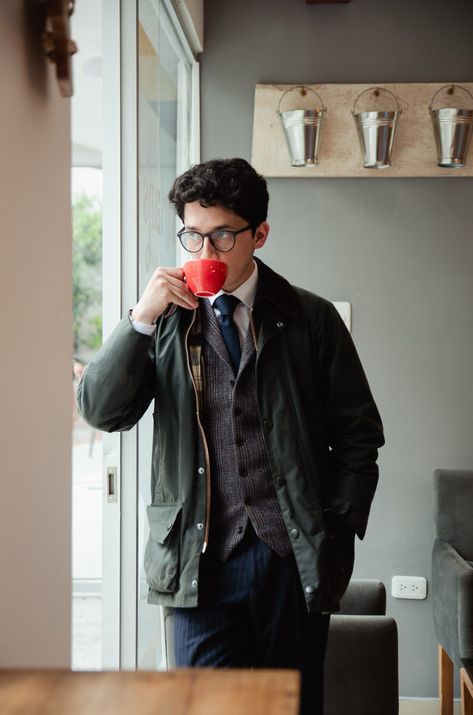 Barbour Style Men, Casual Tie Outfit, Barbour Outfit, Barbour Jacket Outfit, Barbour Jacket Mens, Man Drinking Coffee, Barbour Style, Wax Jacket, Classy Outfits Men