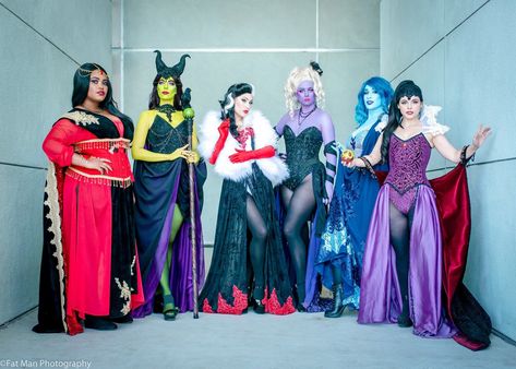 Disney Villians Costume, Female Villain Costumes, Jafar Costume, Cosplay Corset, Disney Villain Costumes, Girl Group Halloween Costumes, Office Halloween Costumes, Ursula Costume, Group Cosplay