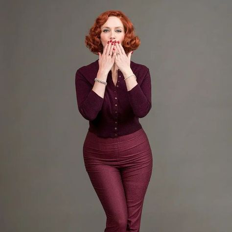 Cristina Hendricks, Early 20s, Red Haired Beauty, Gibson Girl, Knoxville Tennessee, Christina Hendricks, Curvy Outfits, American Women, Skirt Outfits