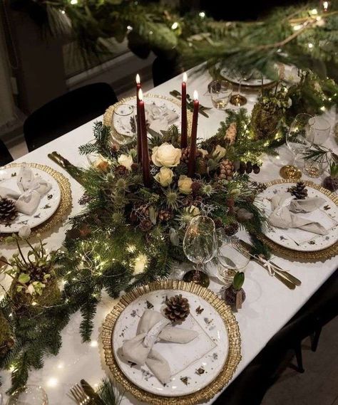 50+ Elegant Christmas Table Decor Ideas 156 50+ Elegant Christmas Table Decor Ideas Elegant Christmas Table Decor, Elegant Christmas Dinner, Christmas Table Decor Ideas, Elegant Christmas Table, Christmas Dinner Table Settings, Luxury Christmas Decor, Xmas Centerpieces, Christmas Party Table, Festive Table Setting