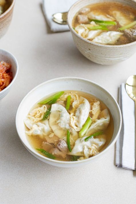 Korean Mandu Soup, Mandu Soup Recipe, Mandu Soup Korean Food, Korean Soup Dumplings, Beef Dumpling Soup, Mandu Soup, Korean Dumpling Soup, Mandu Guk, Korean Dumpling