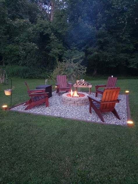 Outdoor Firepit Ideas Backyards, Easy Bonfire Pit, Outdoor Ideas Landscaping, Easy Fire Pit Ideas With Lights, Fire Pit Grill Ideas Backyard, Outside Fire Pit Ideas Cheap, Cute Fire Pit Ideas Backyard, Mobile Home Outdoor Ideas Porch, Diy Fire Pit Sitting Area