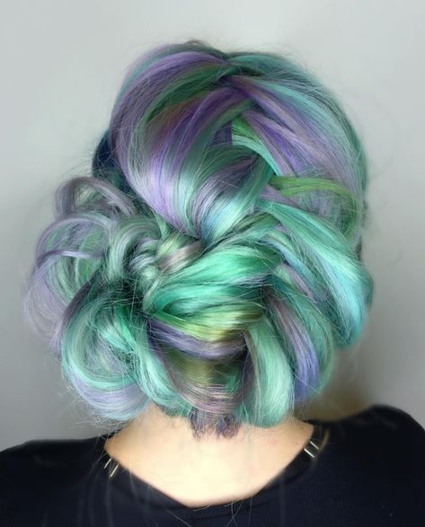 Hair Undercolor, Succulent Hair, Fall Hair Color Ideas, Haute Hair, Feel Lost, Bright Hair Colors, Gorgeous Hair Color, Latest Hair, Lisa Frank