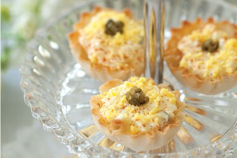 Egg Salad Phyllo Cups Phyllo Cup Appetizers Cream Cheese, Breakfast Phyllo Cups, Phyllo Cup Eggs, Chicken Phyllo Cups, Chicken Salad Puffs, Philo Dough Recipes Desserts Phyllo Cups, Curried Chicken Salad, Fried Capers, Phyllo Cups