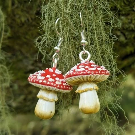 Mushrooms Jewelry, Mushroomcore Aesthetic, Mushroom Cosplay, Jewelry Cottagecore, Mushroom Crafts, Homemade Earrings, Mushroom Jewelry, Crochet Mushroom, Mushroom Earrings