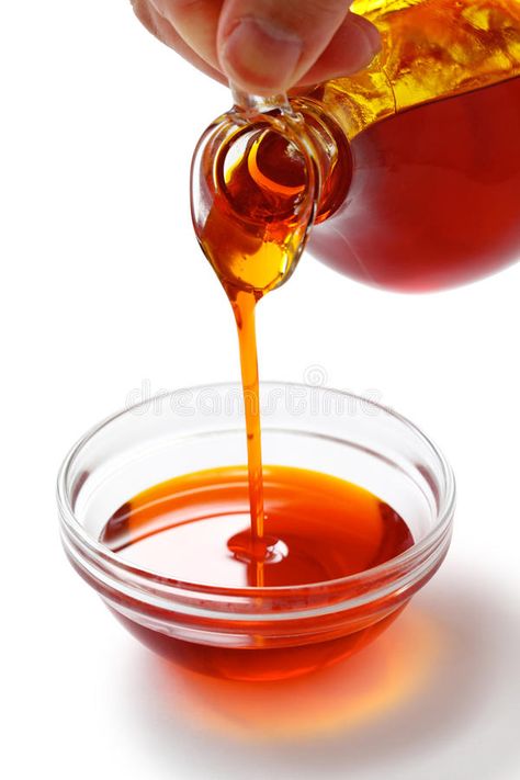 Red palm oil. Pouring red palm oil into a glass bowl , #Ad, #oil, #palm, #Red, #Pouring, #bowl #ad Palm Oil Benefits, Candle Making Fragrance, Easy Juice Recipes, Healthy Sweeteners, Red Palm Oil, Coconut Oil For Acne, Red Palm, Oil Well, Infused Oils