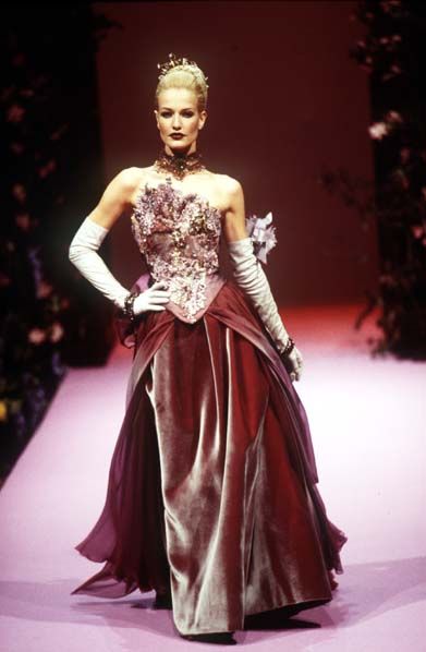 Archive Dress, Christian Lacroix Haute Couture, Vintage Haute Couture, Karen Mulder, Fall Couture, Rose Velvet, Christian Fashion, Gianfranco Ferre, Iconic Fashion